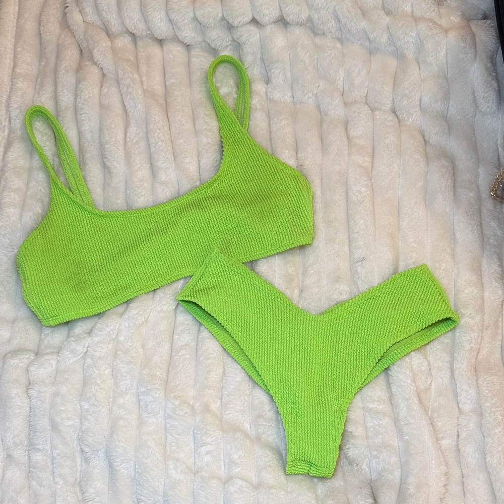 Skatie Vibrant Green Bikini Set - Size: Small